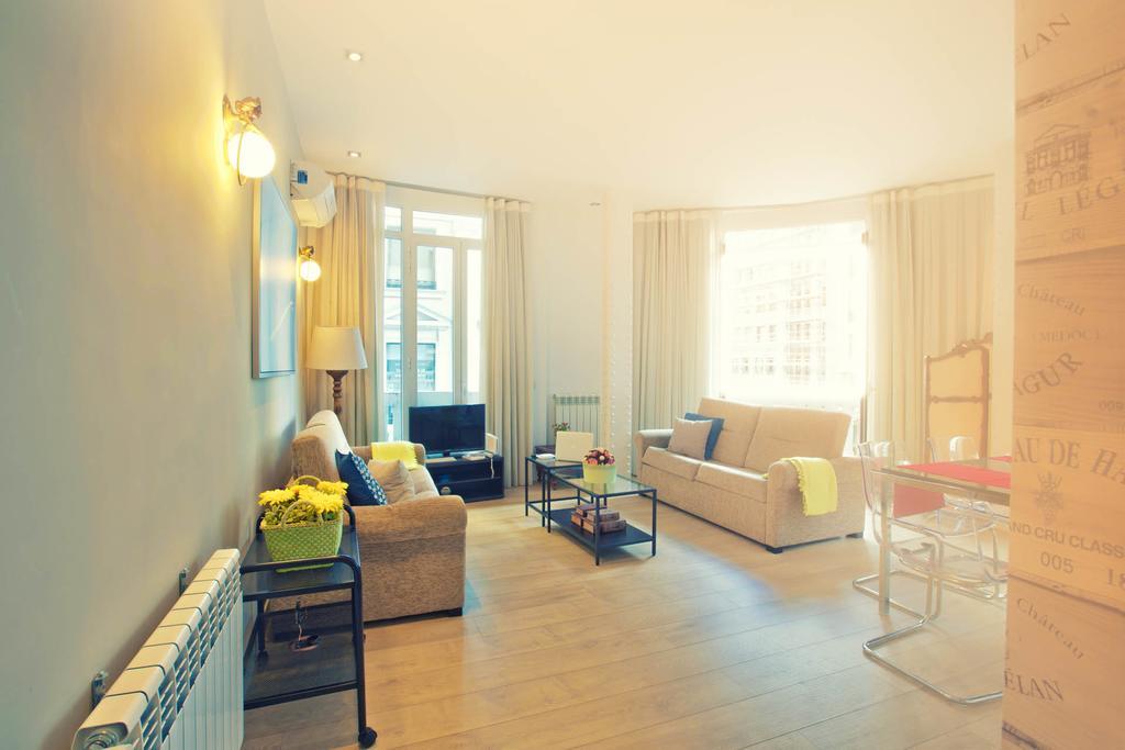 Smartrental Madrid Gran Via Apartments ภายนอก รูปภาพ