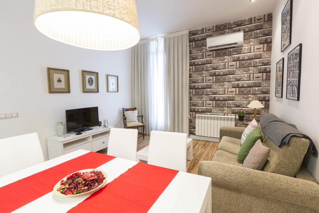 Smartrental Madrid Gran Via Apartments ภายนอก รูปภาพ